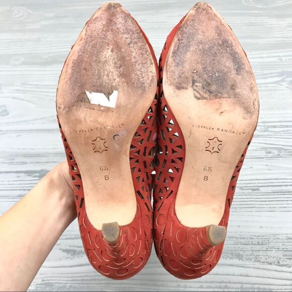 Loeffler Randall Perforated pumps - Picture 6 of 7